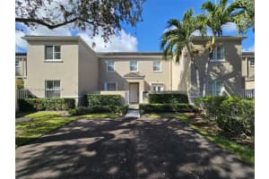 5570 Sw 70th Pl S, Miami