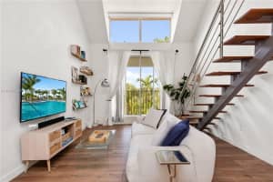 6884 N Kendall Dr C401, Pinecrest