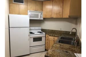 215 Lake Pointe Dr 103, Oakland Park