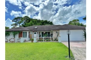 5425 Woods West Dr, Lake Worth