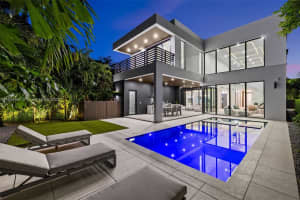 260 Nw 49th St, Miami