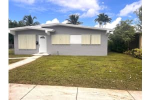 1575 W 53rd St, Hialeah