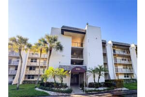 9410 Poinciana Pl 405, Davie