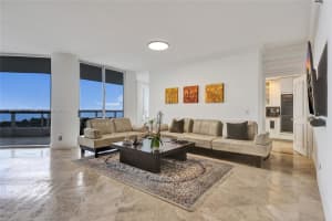 21150 Point Pl 1804, Aventura