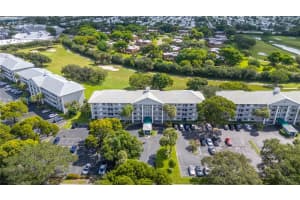 1514 Whitehall Dr 203, Davie