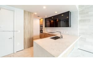 200 Biscayne Boulevard Way 5104, Miami