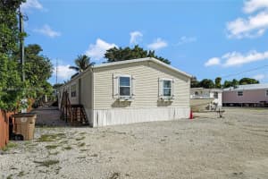 945 Plantation Rd 945, Key Largo