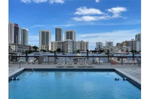 462 Golden Isles Dr 211, Hallandale Beach