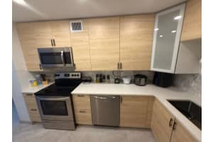 3113 S Ocean Dr 303, Hallandale Beach