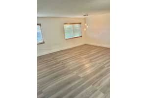 1300 W 53rd St 18, Hialeah