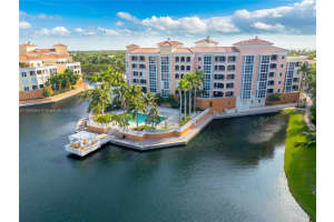 737 Crandon Blvd Ph-1, Key Biscayne