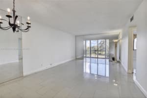 4200 Hillcrest Dr 308, Hollywood