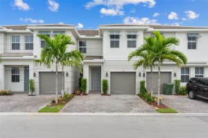 110 Sw 171st Way, Pembroke Pines