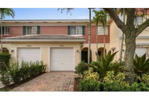 7717 Paddock Pl, Davie