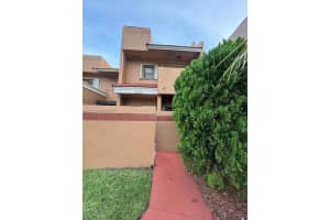 12032 S Las Palmas Dr, Pembroke Pines