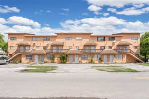 2261 W 53rd St 13, Hialeah 2261 W 53rd St 13, Hialeah