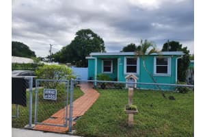 614 E 56th St, Hialeah