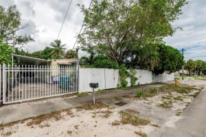 807 Nw 109th St, Miami
