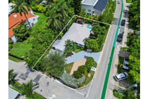 1339 S Venetian Way, Miami