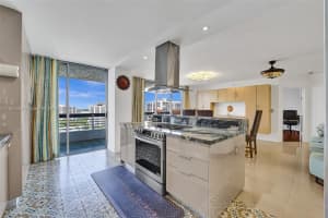 3530 Mystic Pointe Dr 2002, Aventura