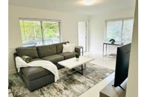 1030 Ne 80th St 4, Miami