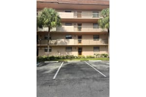 4960 E Sabal Palm Blvd 203, Tamarac