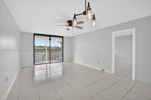 1100 Colony Point Cir 205, Pembroke Pines
