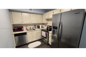 13500 Sw 1st St 302u, Pembroke Pines