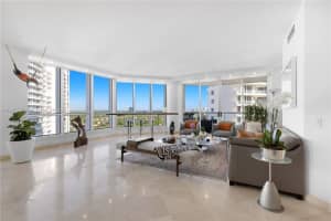 21150 Point Pl 1905, Aventura