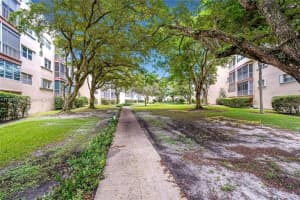 6731 Cypress Rd 303, Plantation