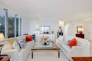 3530 Mystic Pointe Dr 101, Aventura