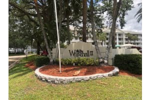 1715 Whitehall Dr 404, Davie