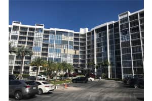 1000 Parkview Dr 627, Hallandale Beach