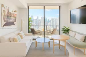 601 Ne 1 3214, Miami