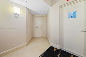 19101 Ne 36th Ct 1905, Aventura