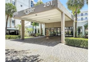 201 178th Dr 427, Sunny Isles Beach