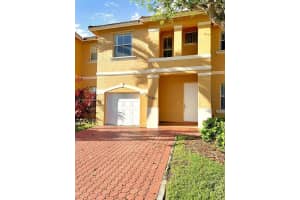 13485 Nw 9th Ct, Pembroke Pines