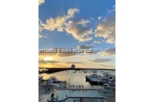 7904 West Dr 309, North Bay Village