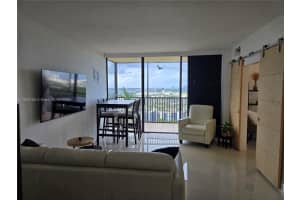 20379 W Country Club Dr 2531, Aventura