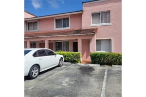 8019 Lake Dr 102, Doral 8019 Lake Dr 102, Doral