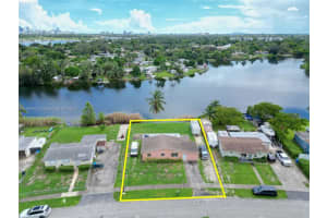 3710 Sw 32nd Ct, West Park