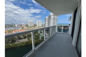 20505 E Country Club Dr 2132, Aventura