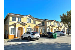 7301 Nw 174th Ter 100, Hialeah