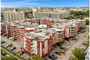 1750 W 46th St 544, Hialeah