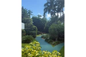 1070 98th St 11, Bay Harbor Islands