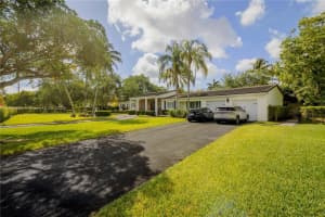 8500 Sw 70th St, Miami