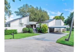 7605 Sw 160th Ter, Palmetto Bay