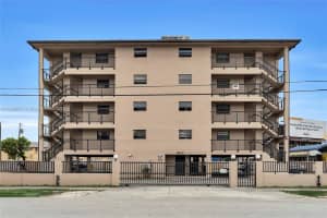 3945 Sw 89th Ave 201, Miami