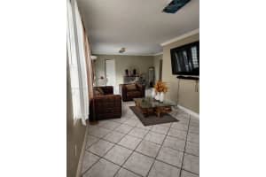 4361 Nw 35th Ave, Lauderdale Lakes