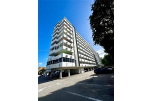 3545 Ne 166th St 805, North Miami Beach